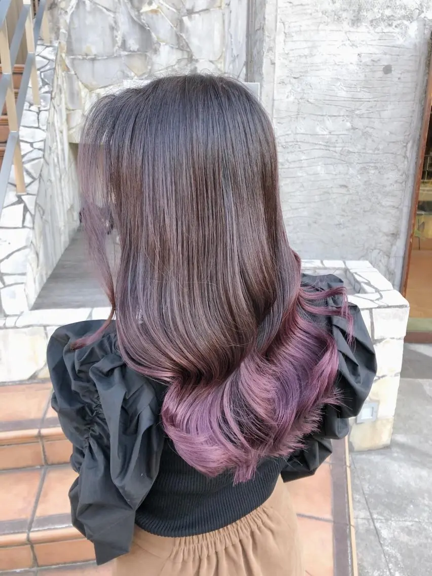 ロング カラー ヘアアレンジ メンズ キッズ メンズブリーチ アッシュ ベージュカラー ブリーチ ブルーカラー ヘアカラー トリートメント 💟Chloe原宿店 🩶ハイトーンのヘアスタイル