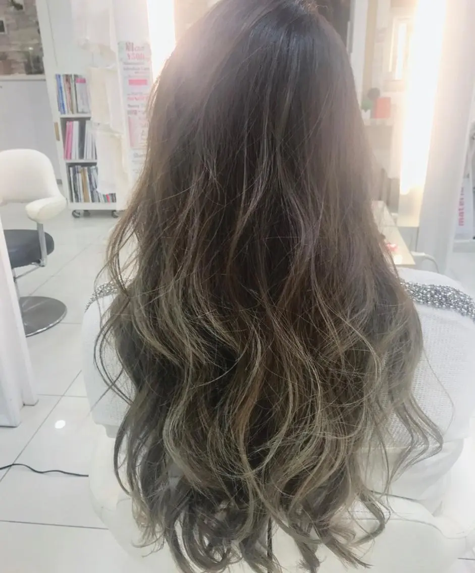 ロング midori osawaのヘアスタイル
