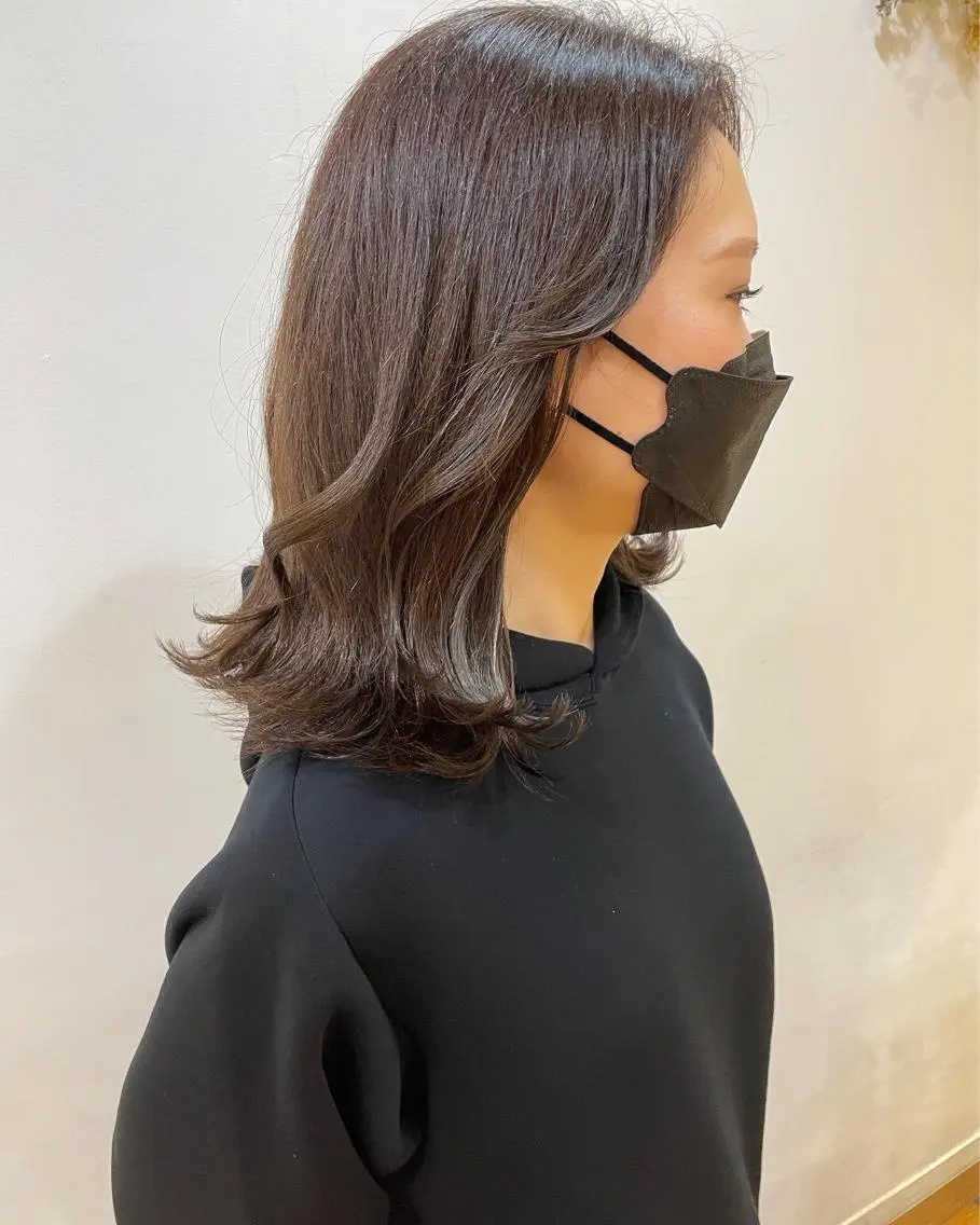 ミディアム カラー あずまぐち めぐみのヘアスタイル