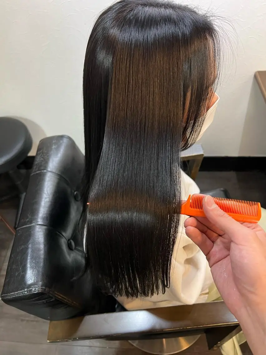 セミロング カット トリートメント 艶髪🫧髪質改善 縮毛矯正✨影山湧市のヘアスタイル