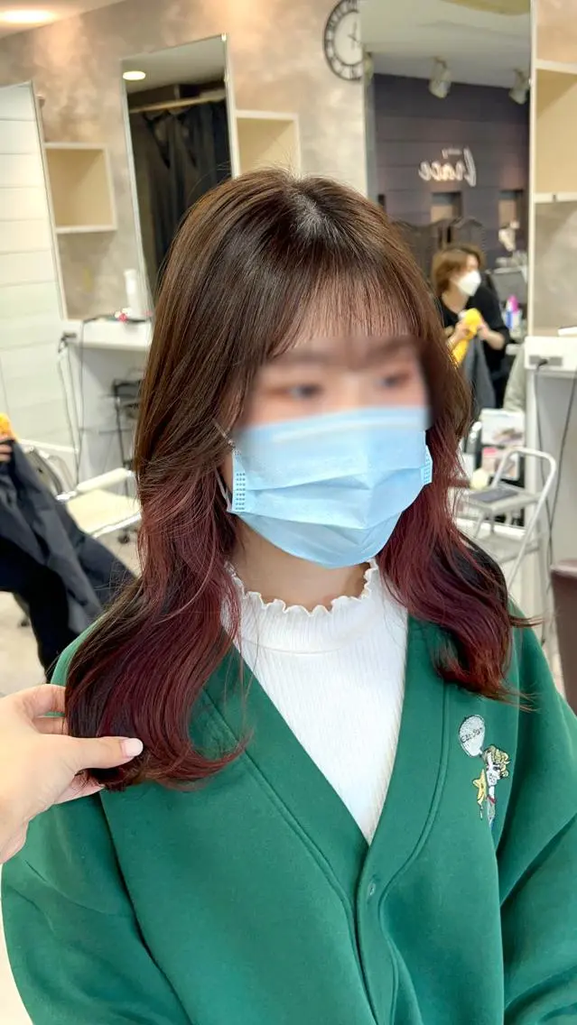 セミロング カラー ヘアアレンジ インナー×縮毛矯正 ピンクカラー澤井里菜のヘアスタイル