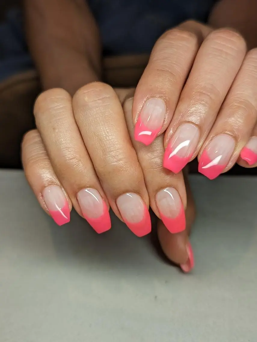 ネイル フレンチネイル ハンドネイル Nailsalon BEeR。のネイルデザイン