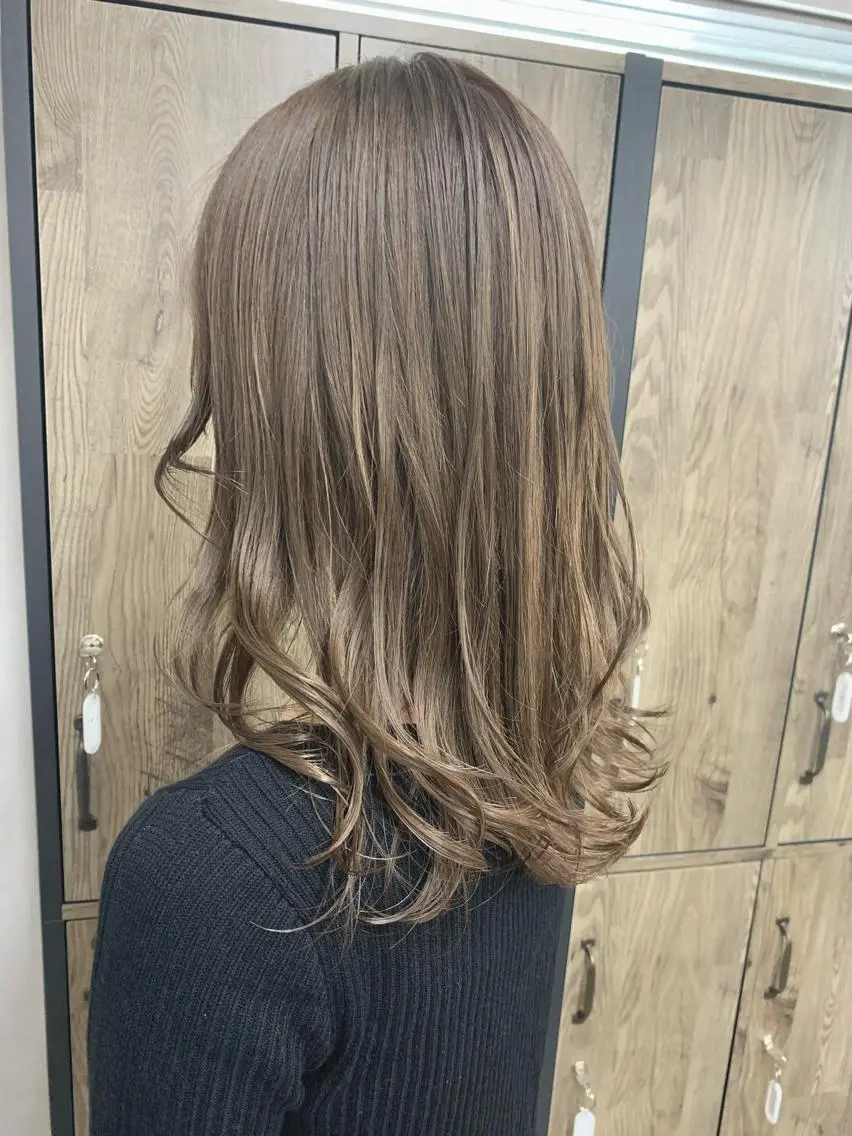 カラー バレイヤージュ ブリーチ ケアブリーチ ダブルカラー イヤリングカラー 🌷かわばた めい🌷のヘアスタイル