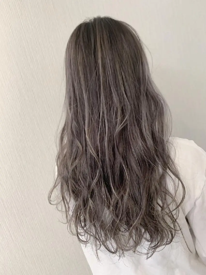 ロング カット ヘアカラー 久村 奈菜のヘアスタイル