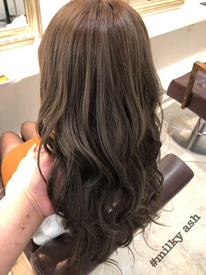 ロング カラー アッシュ ブリーチ ブリーチなしカラー 🤍中野 レオ🤍のヘアスタイル