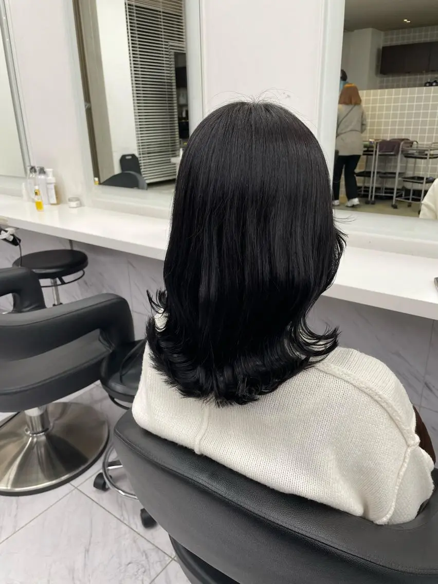 ミディアム カラー パーマ ヘアアレンジ メンズ キッズ ネイル マツエク・マツパ アイブロウ 🦋縮毛/韓国レイヤ ー/透明感カラー🦋のヘアスタイル