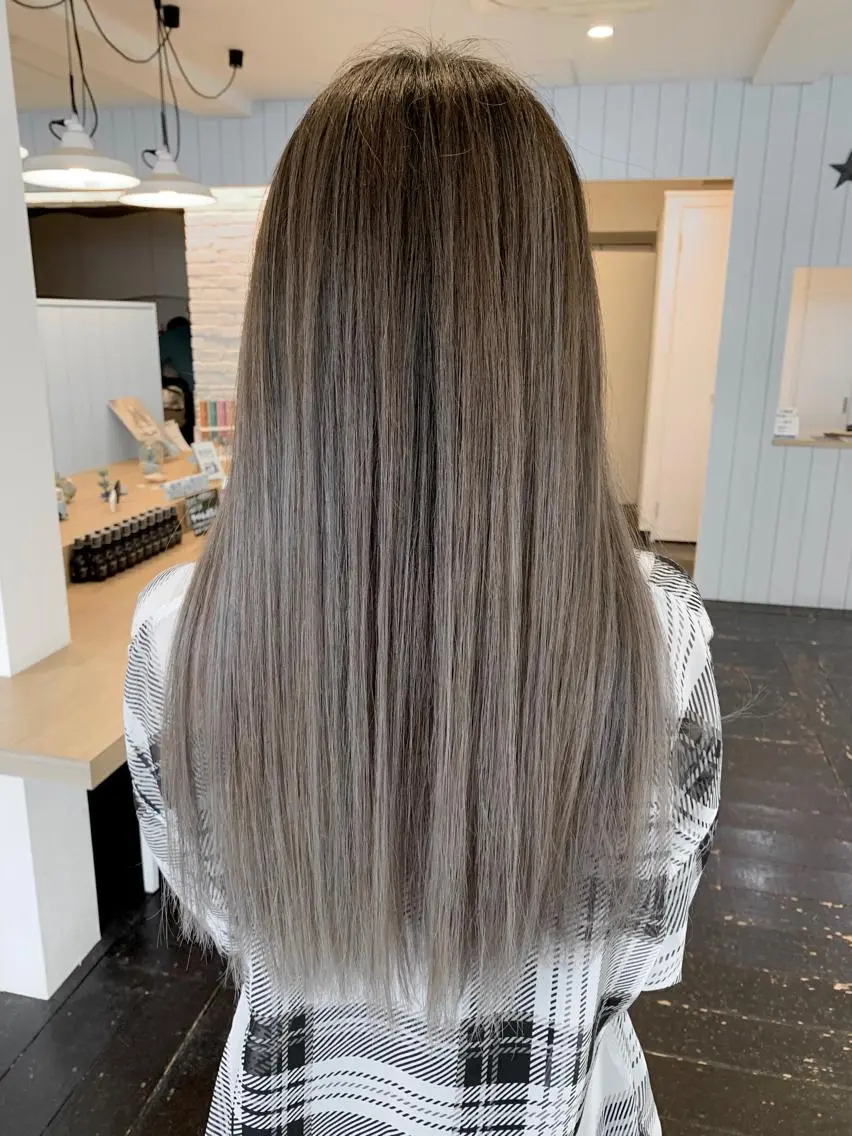 ロング ヘアカラー 菊地 良太のヘアスタイル