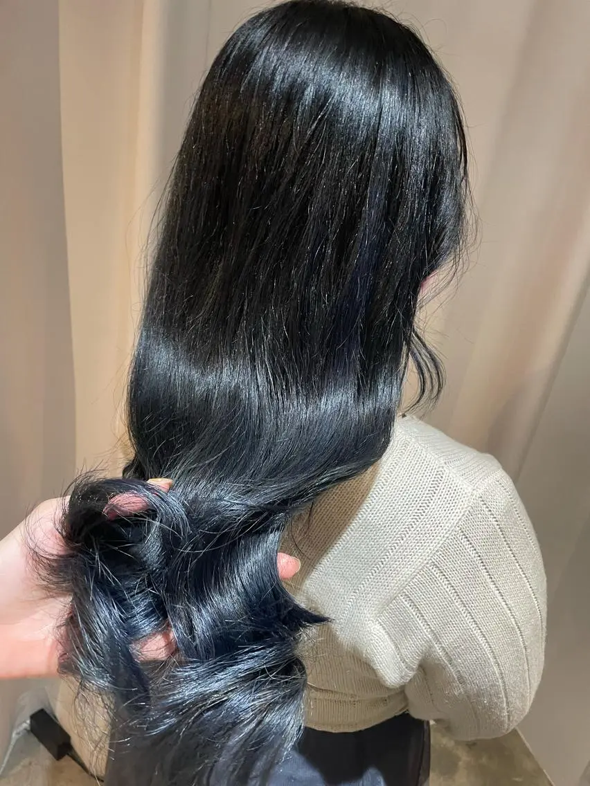 ロング カラー 黒髪 ブリーチ ブルーカラー ブルーブラック グラデーションカラー カット ヘアカラー トリートメント 中目黒🌼 🌼ハナのヘアスタイル