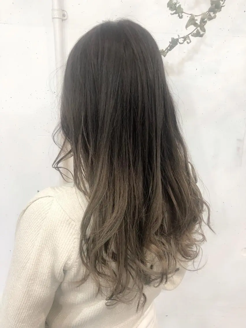 カラー ブリーチ ダブルカラー グラデーションカラー グレージュ イルミナカラー カット ヘアカラー トリートメント ヘッドスパ グレージュ/髪質改善 Yamato.hのヘアスタイル
