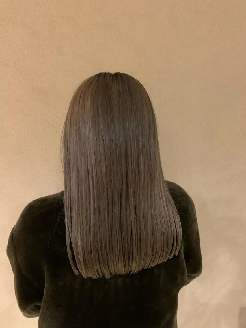 ロング カラー ブリーチ ケアカラー グレージュ ヘアカラー PADOU平松 典幸のヘアスタイル