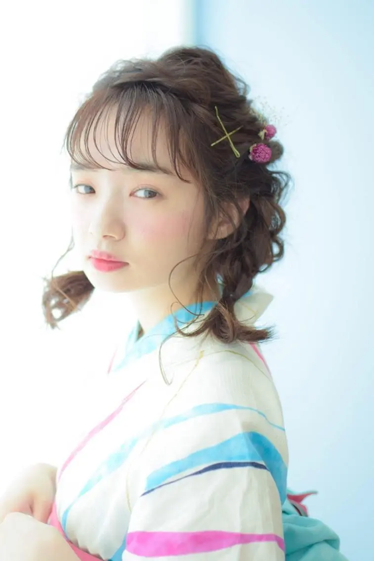 ミディアム 小林 永佳のヘアスタイル