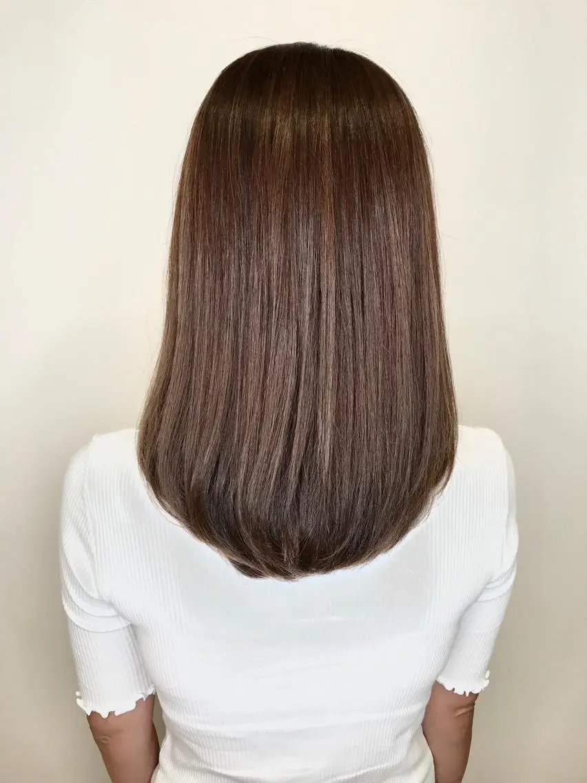 ミディアム カラー イルミナカラー Miru by INCE HAIRのヘアスタイル