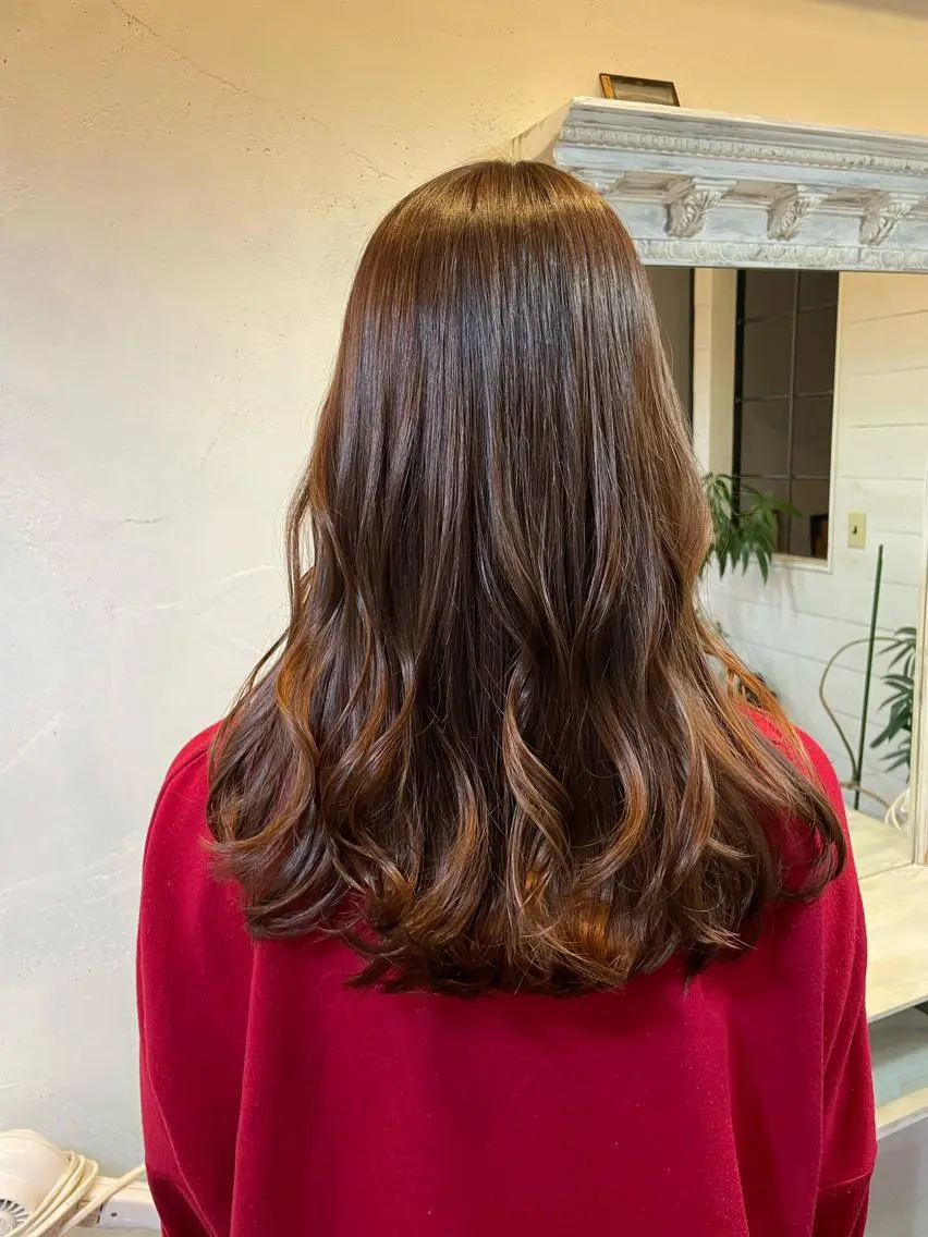 ロング Babylone 飯尾 香音のヘアスタイル