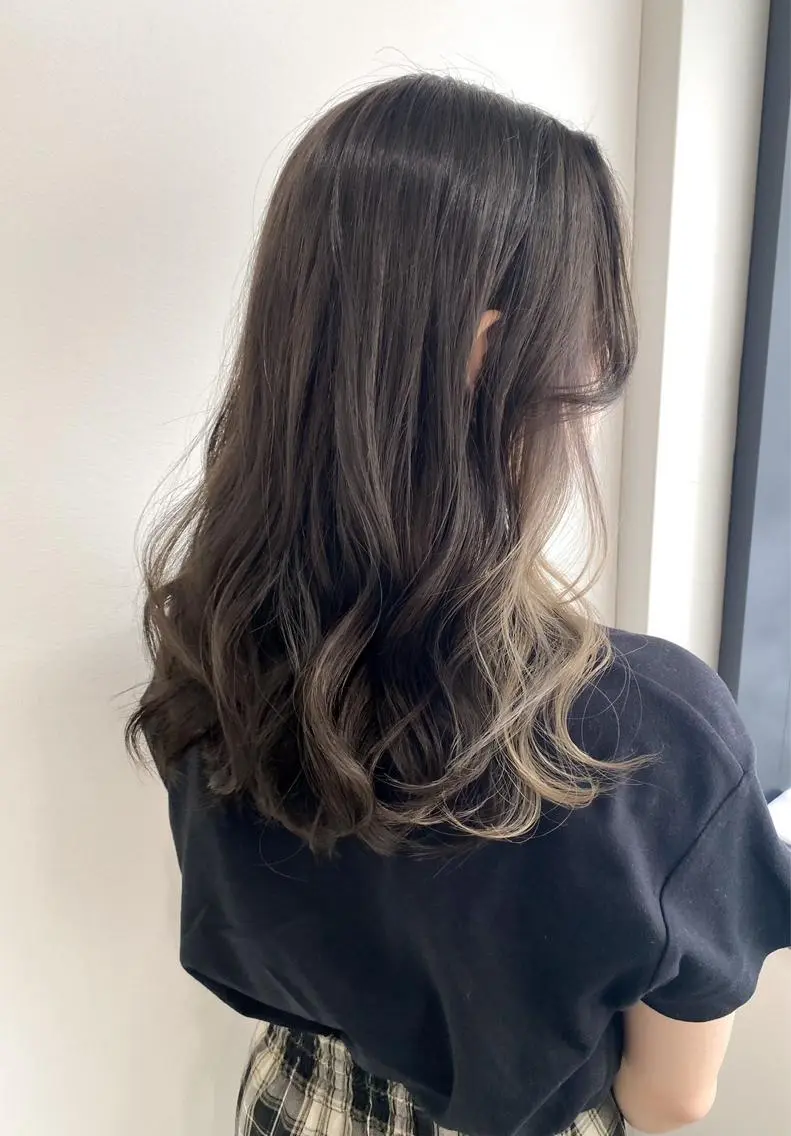 カラー 桑原 希吏のヘアスタイル