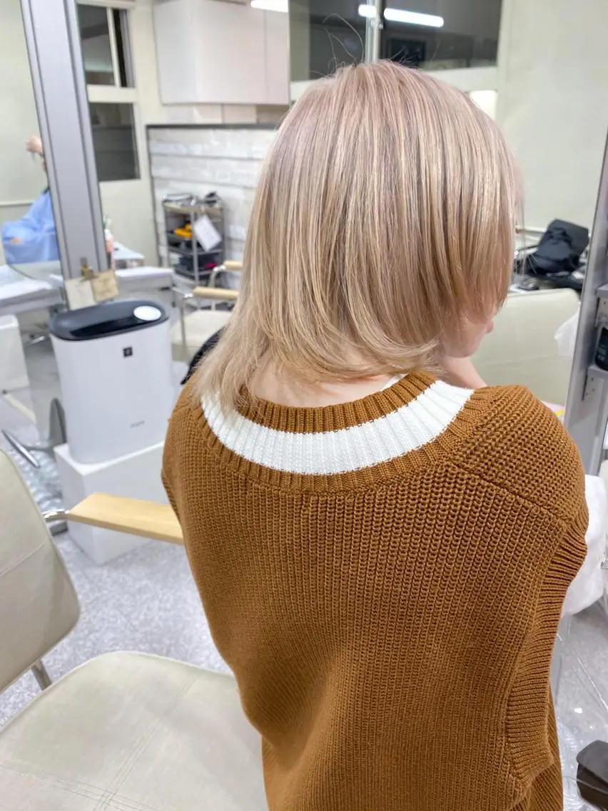 ミディアム カラー カット ヘアカラー トリートメント レイヤーウルフ エクステ磯部のヘアスタイル