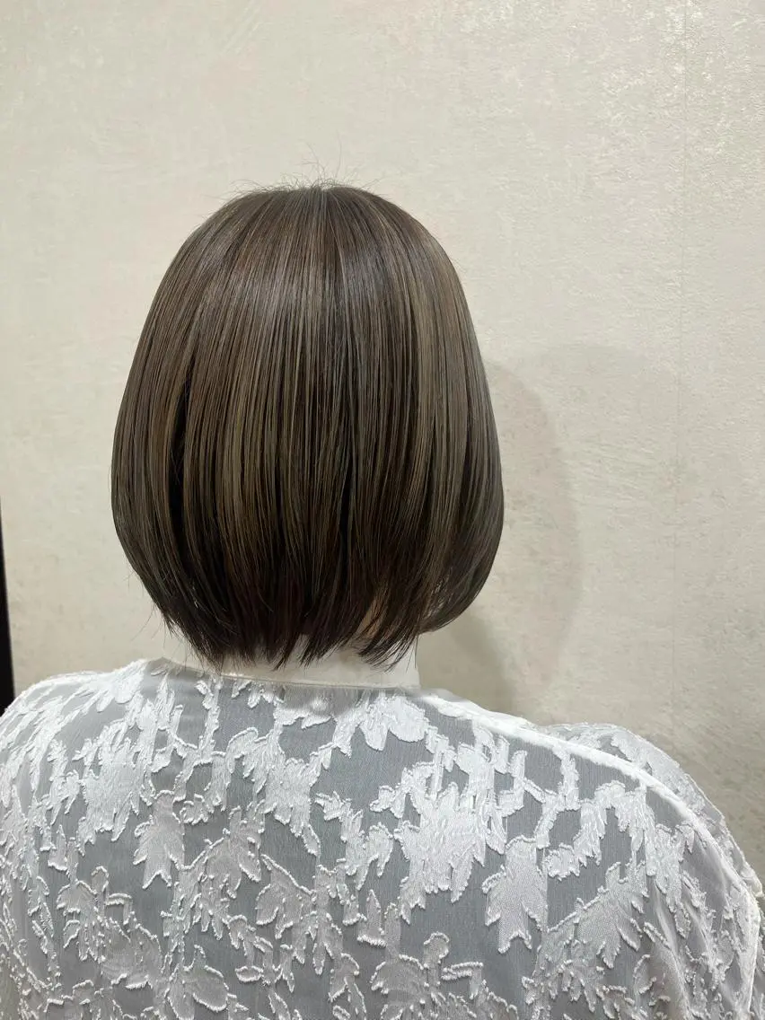 ショート カラー グレージュ ハイライトカラー ハイライト 🌼Crellu杉山 真心🌼のヘアスタイル