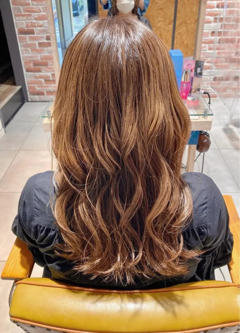 ロング カラー ベージュカラー ブリーチ 🫧透明感イルミナ カラー🫧三浦菜々子のヘアスタイル