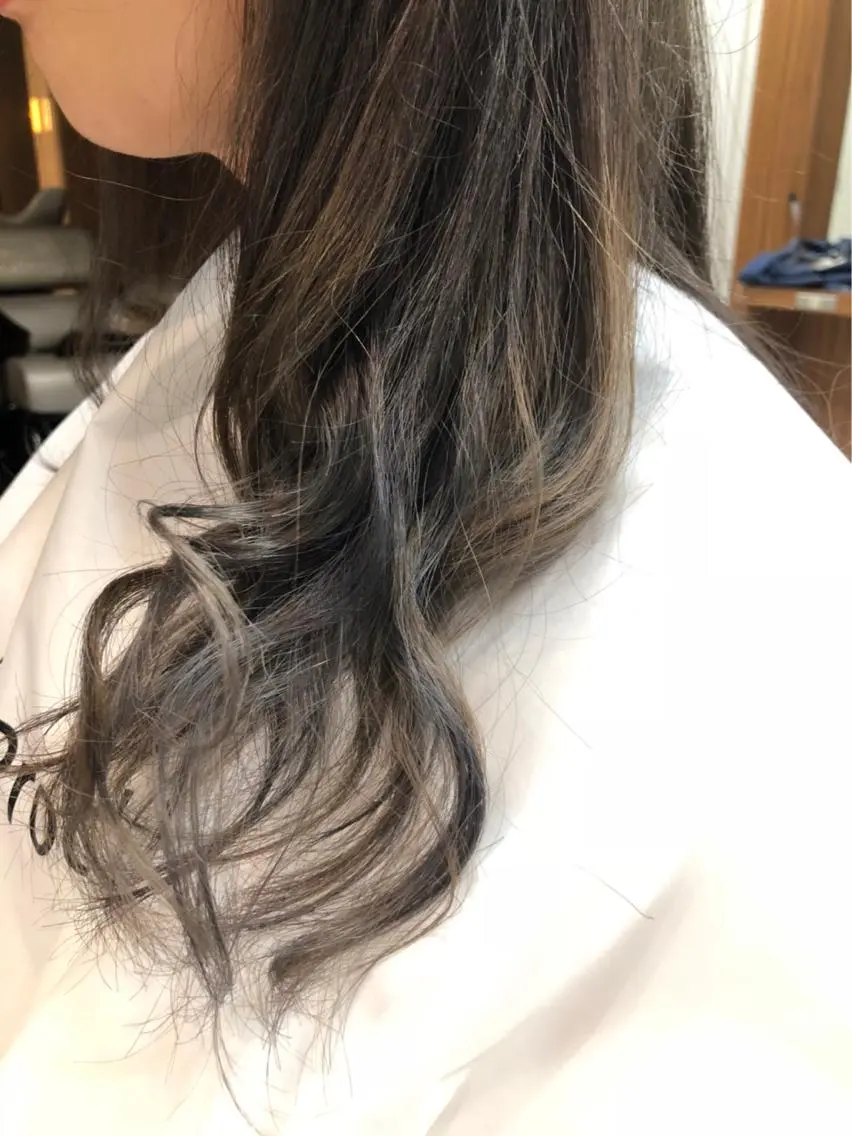ミディアム カラー カット トリートメント 白髪ぼかしハイライト 柳川拓哉のヘアスタイル