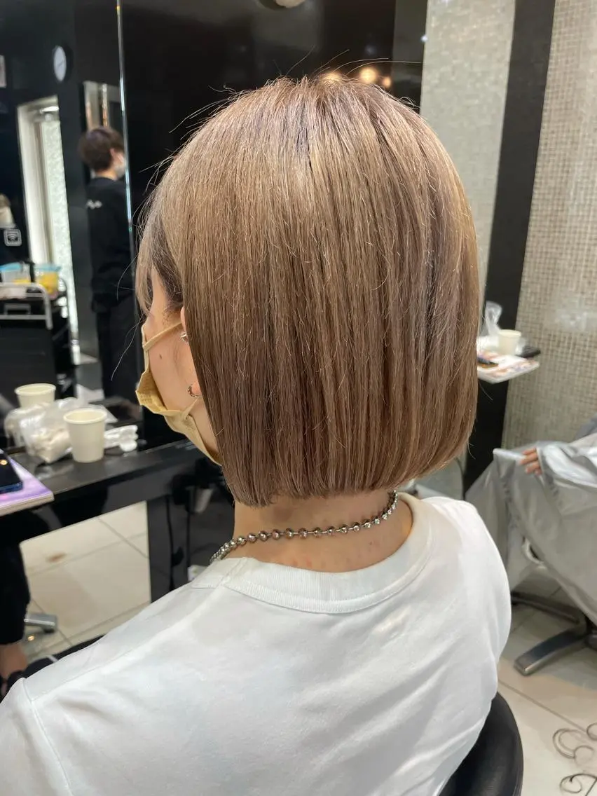 ショート カラー ベージュカラー ミルクティーベージュ 女性リピ90%🍨 🩷佐藤みずきのヘアスタイル