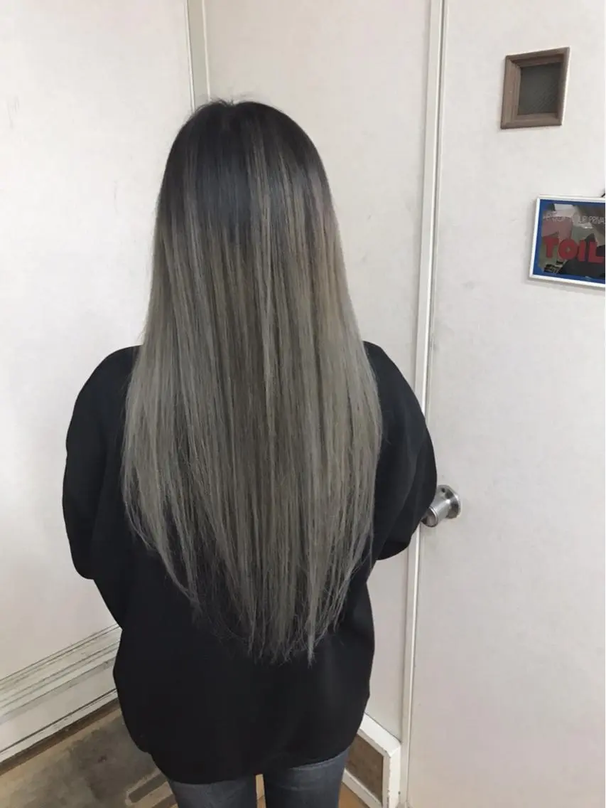 ロング カラー ヘアアレンジ アッシュ バレイヤージュ グラデーションカラー ハイライトカラー 外国人風カラー ヘアカラー 三輪 太一のヘアスタイル