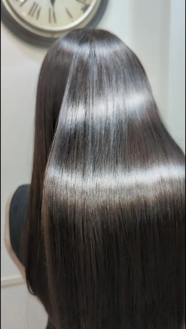 セミロング ✨透明感カラー✨ ☘️くすみカラー☘️のヘアスタイル