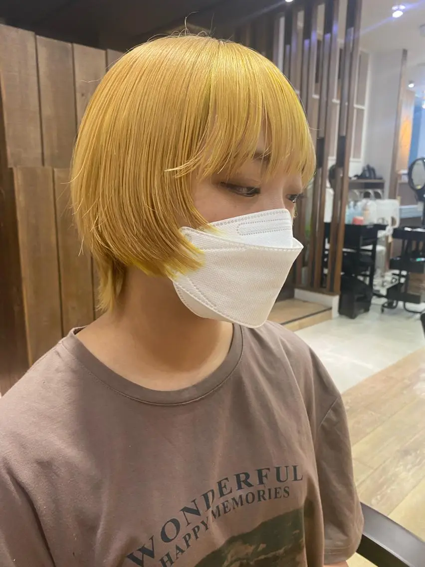 ショート カラー ショートヘア ウルフカット 横尾 歩のヘアスタイル