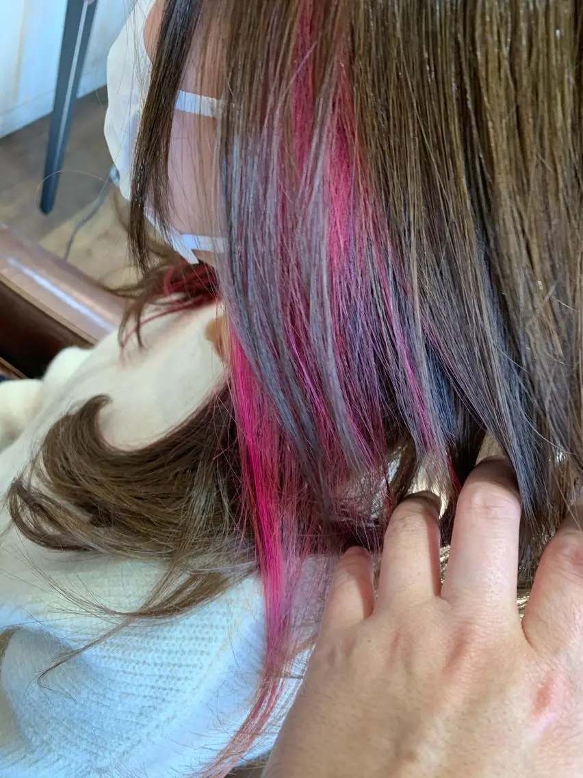 セミロング ヘアカラー リンネ 甲東園のヘアスタイル