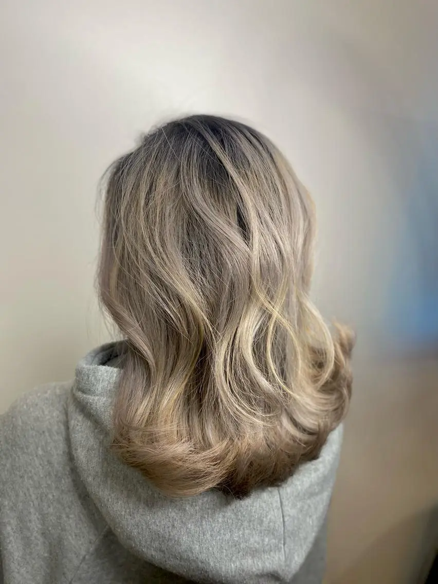 セミロング カラー ヘアカラー Luzir⭐︎ GEN⭐︎のヘアスタイル