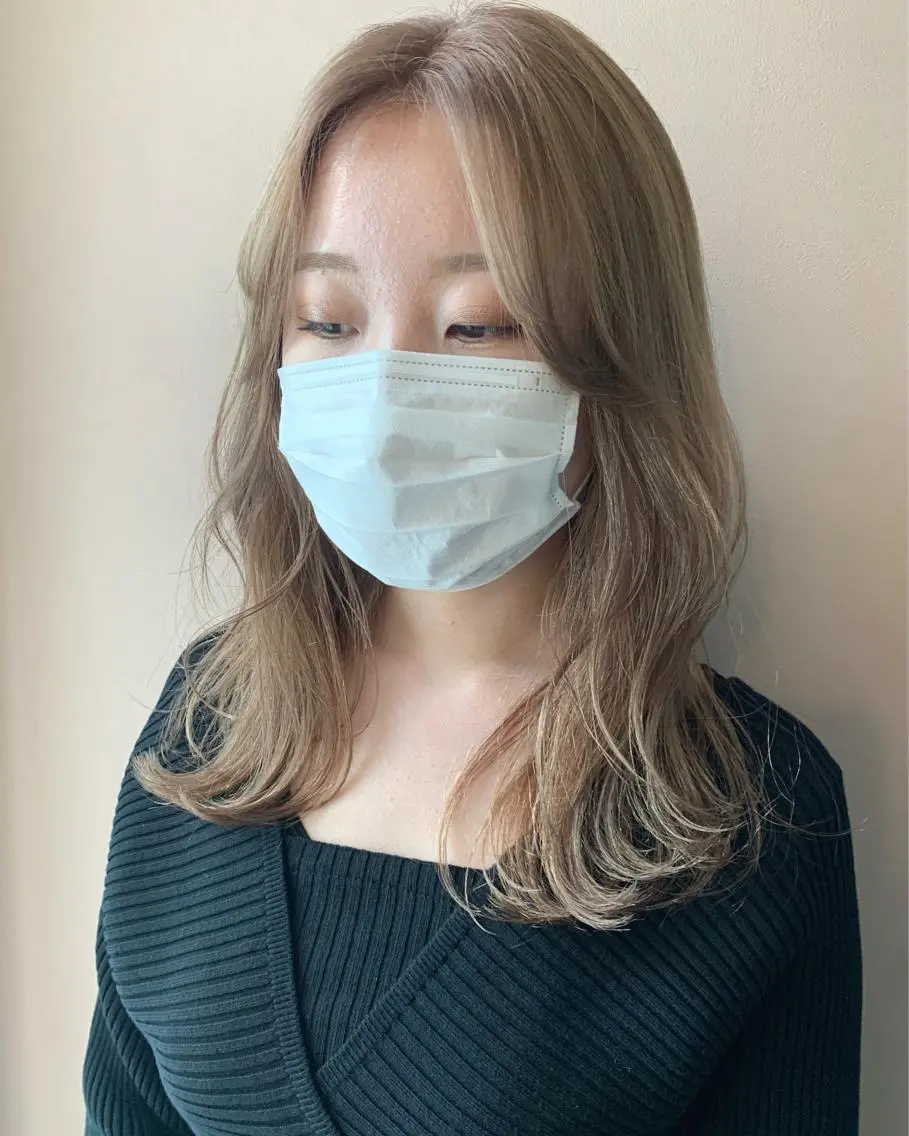 ロング カラー ベージュカラー ブリーチ ブロンド ブロンドベージュ カット ヘアカラー トリートメント hubhair レイヤー/透明感のヘアスタイル