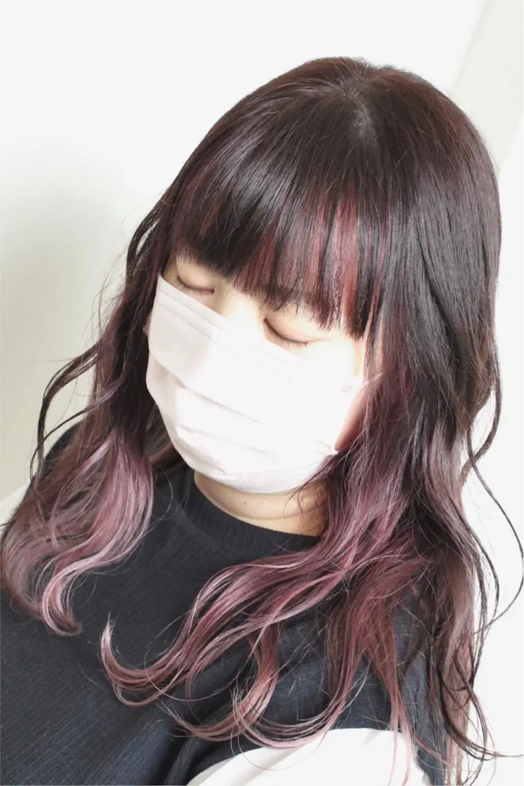 セミロング カラー グラデーションカラー インナーカラー ピンクカラー ヘアカラー 土居 正季のヘアスタイル