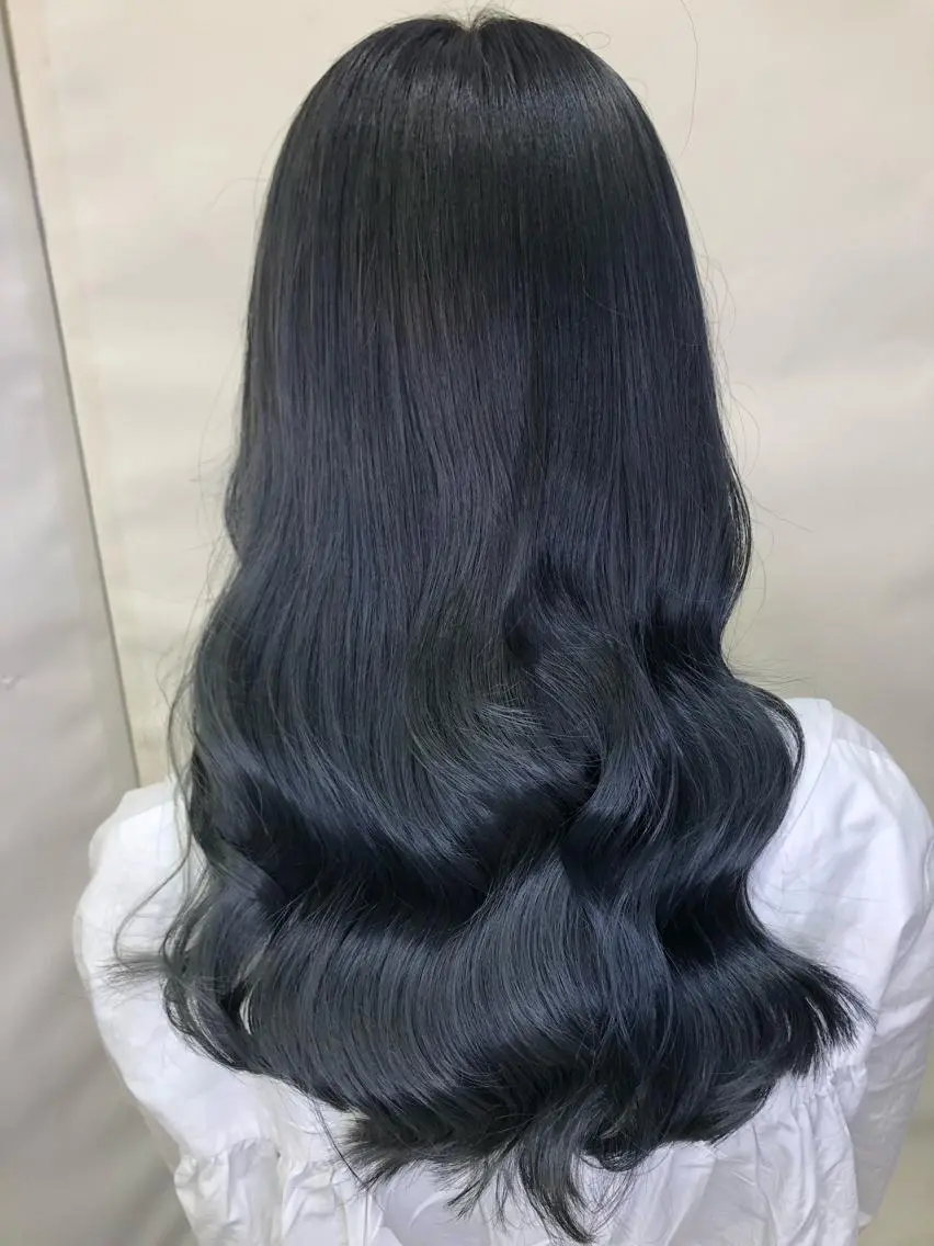 セミロング カラー ブルーカラー 韓国風ヘア Zina西新 井上貴幸のヘアスタイル