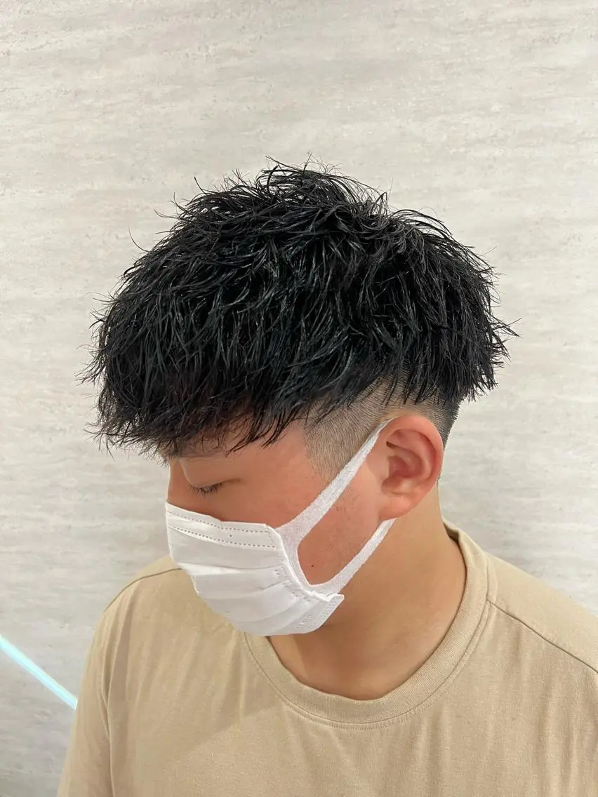 ショート パーマ メンズ 前田 輝のヘアスタイル