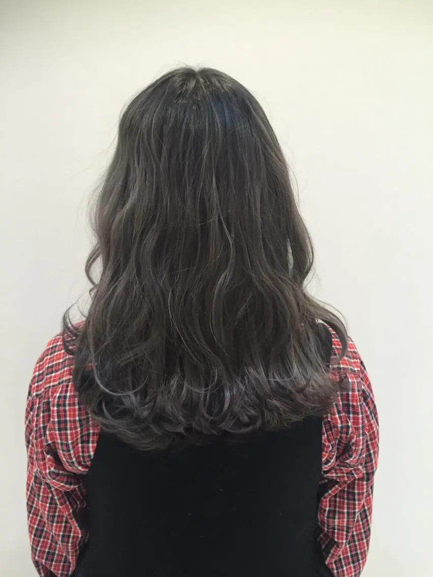 セミロング カラー アッシュ デザインカラー ハイトーン×髪質改善 KENTAのヘアスタイル