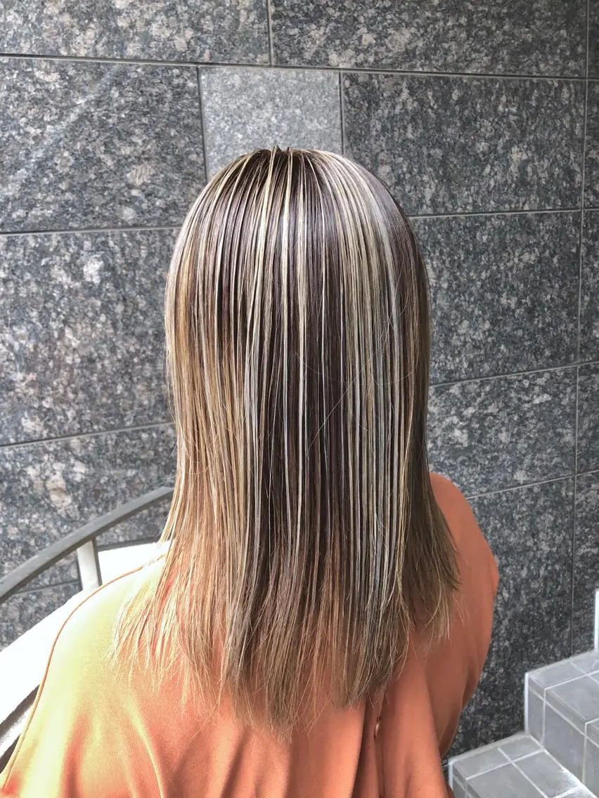 ミディアム レイヤーカット カラーアンドケアリタ kitamuuuのヘアスタイル