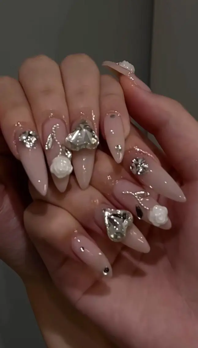 ネイル ハンドネイル Luna Nailsのネイルデザイン