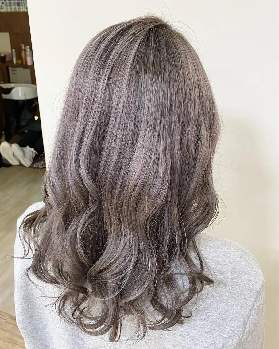 カラー SALOWIN栄 高須大貴のヘアスタイル