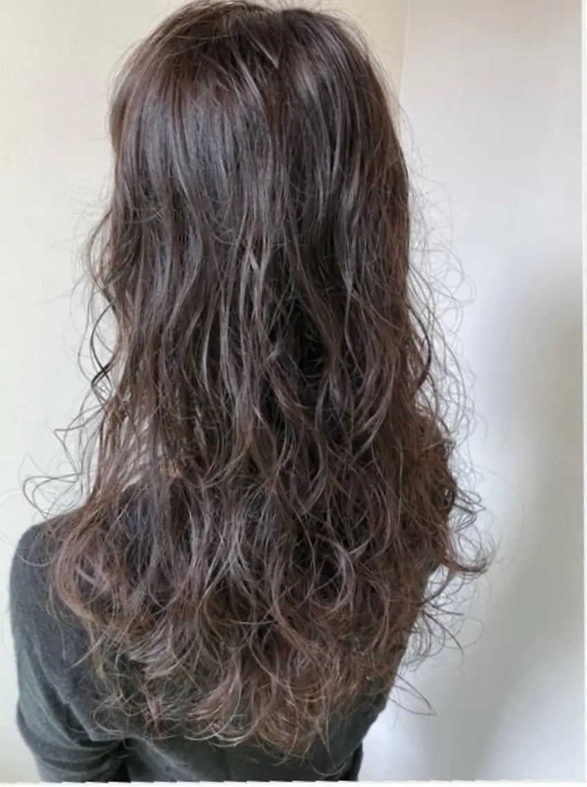 ロング パーマ 【海外風ヘア、 似合わせ】KAEDEのヘアスタイル