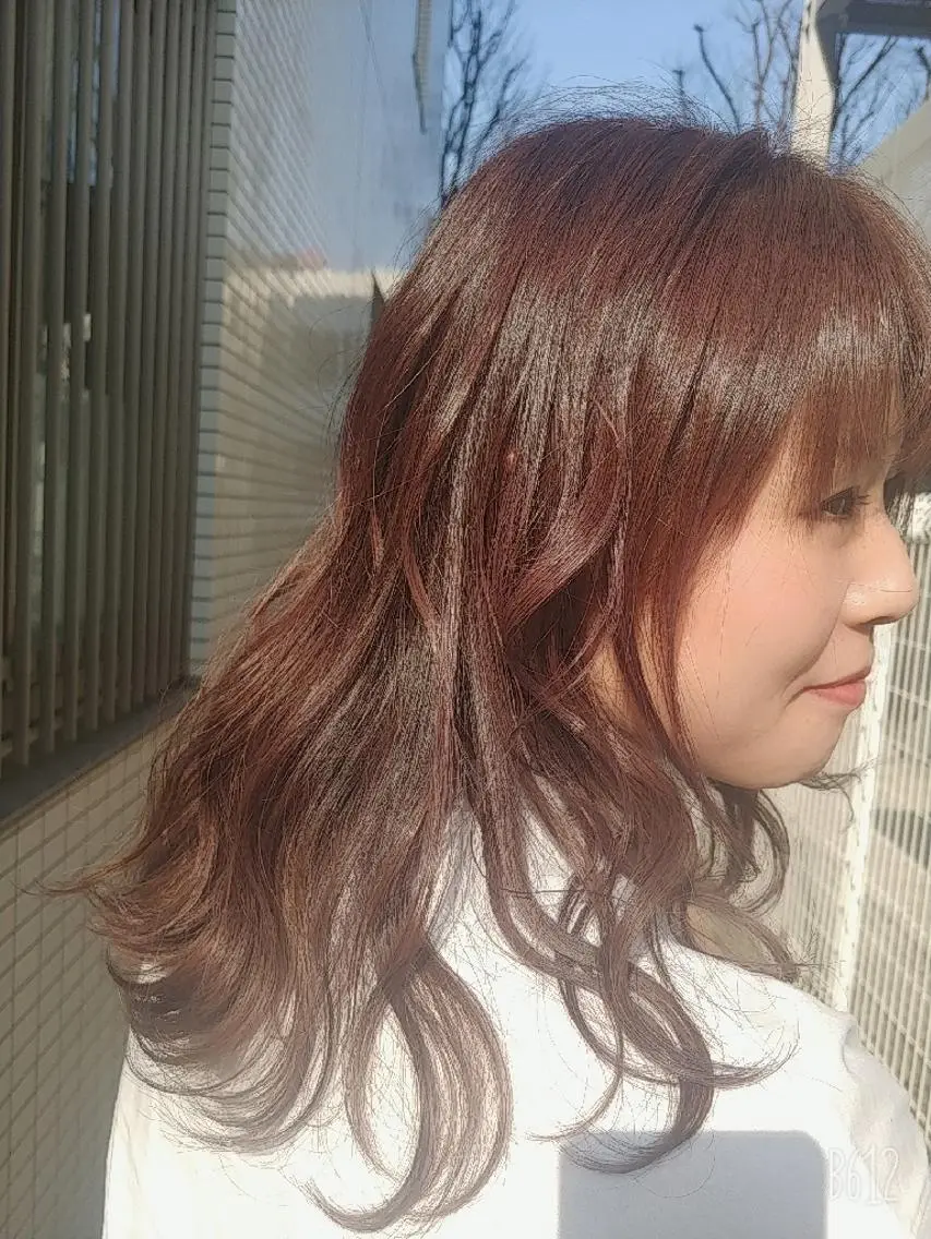 セミロング カラー 透明感カラー ピンクカラー バイオレットカラー 池田 恵久美のヘアスタイル