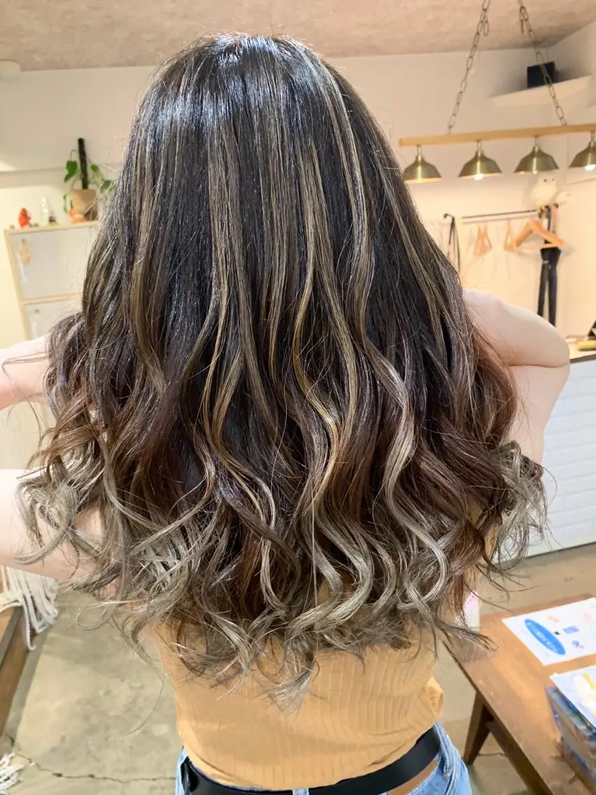 セミロング カット ヘアカラー yoshihara yuukiのヘアスタイル