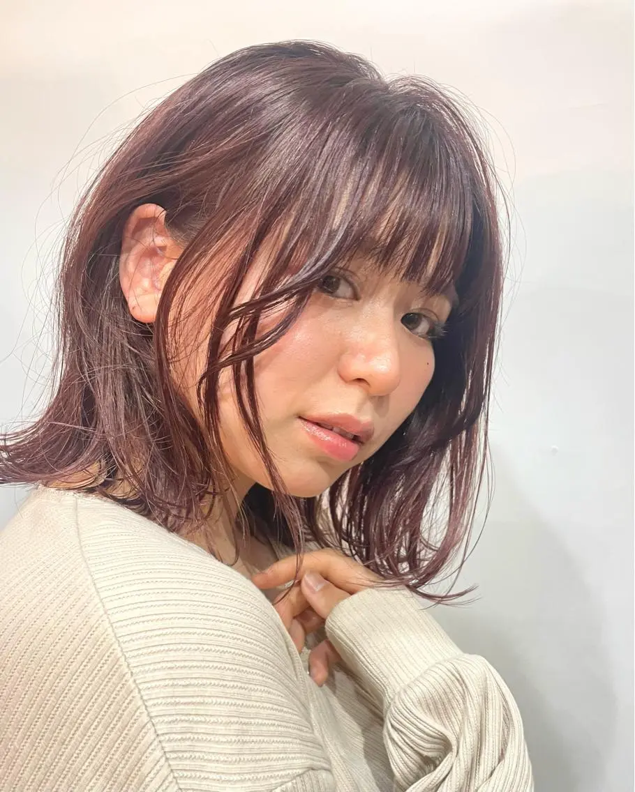 ミディアム カラー ピンクカラー 外ハネヘア 奥田 誠司のヘアスタイル