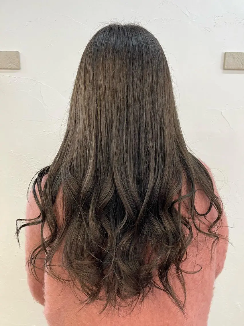 ロング カラー 透明感カラー グレージュ ゆづき:ショート・透 明感カラー特化のヘアスタイル