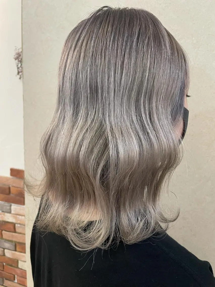 ミディアム カラー パーマ ヘアアレンジ メンズ シールエクステ メンズバレイヤージュ メンズブリーチ メンズハイライト メンズインナーカラー ヘアカラー トリートメント 🦋高瀬寛菜🦋 韓国/ブリーチのヘアスタイル