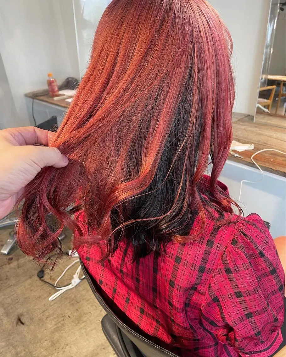 ミディアム カラー インナーカラー ピンクカラー ヘアカラー トリートメント ハイトーン/レイヤー /ケアブリーチ石川治のヘアスタイル