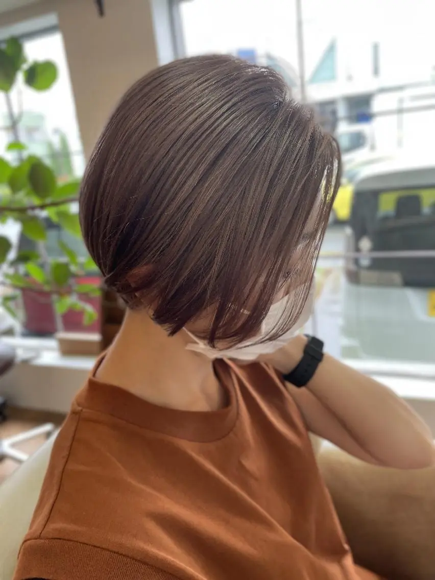 ショート カット ヘアカラー Nina by Babyloneのヘアスタイル
