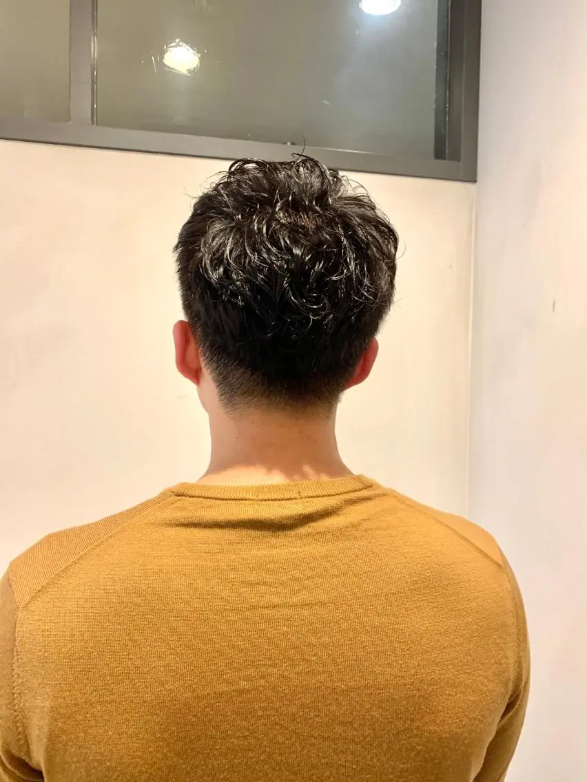 ショート メンズ メンズパーマ まろやかカラー🤎 みなとまほのヘアスタイル