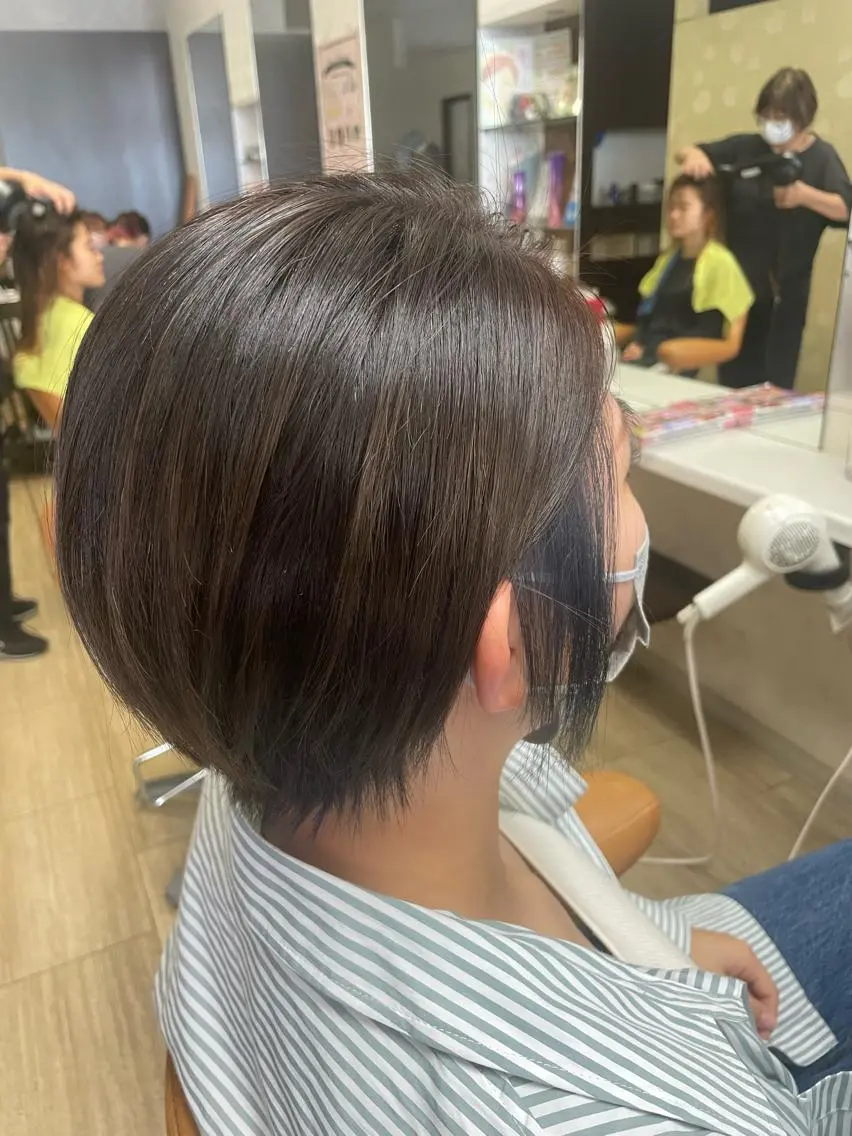 ショート カラー ブルーカラー ヘアカラー 徳留 もも花のヘアスタイル