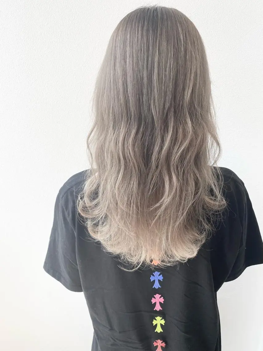 ロング MYRTLE TSUNODAのヘアスタイル
