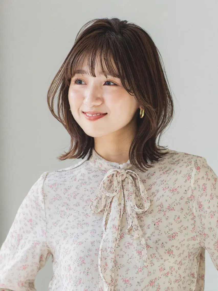 ミディアム カット 中野 伊織のヘアスタイル