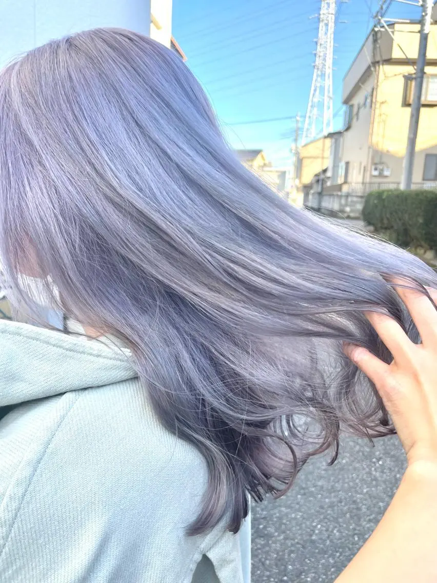 セミロング カラー ブリーチ ケアブリーチ ダブルカラー シルバー インナーカラー 推し ブリーチ 髪質改善のヘアスタイル