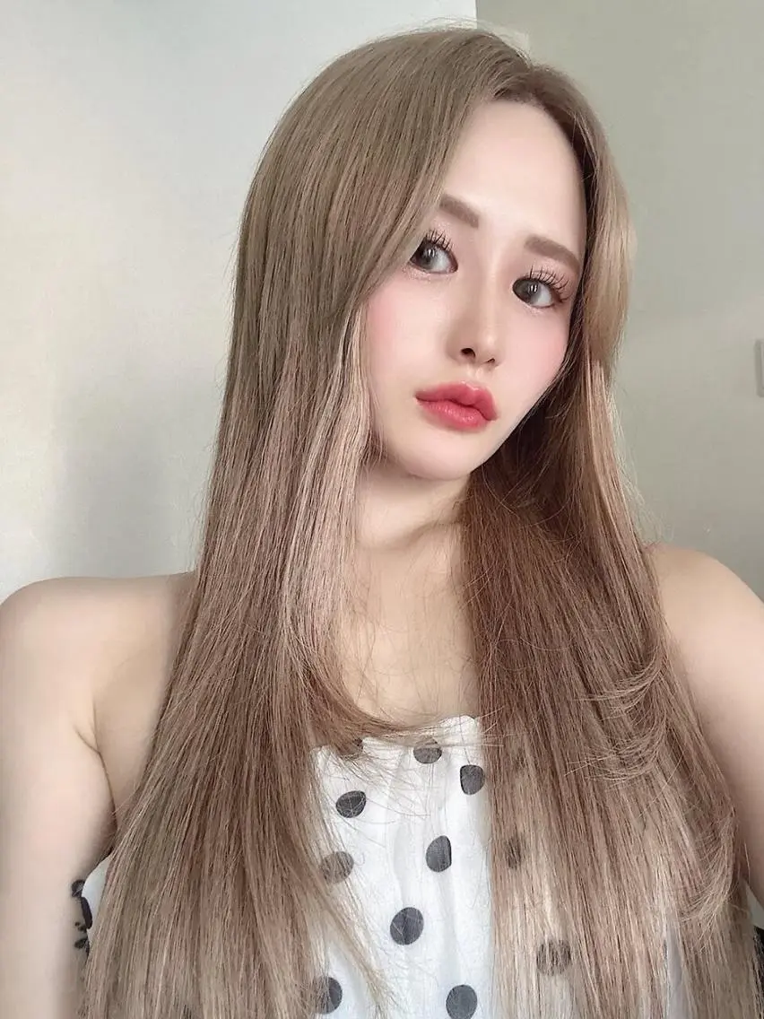 ロング ヘアアレンジ カラー シールエクステ 黒髪 ブリーチ デザインカラー ダブルカラー エクステ¥5000 LuciAカラーのヘアスタイル